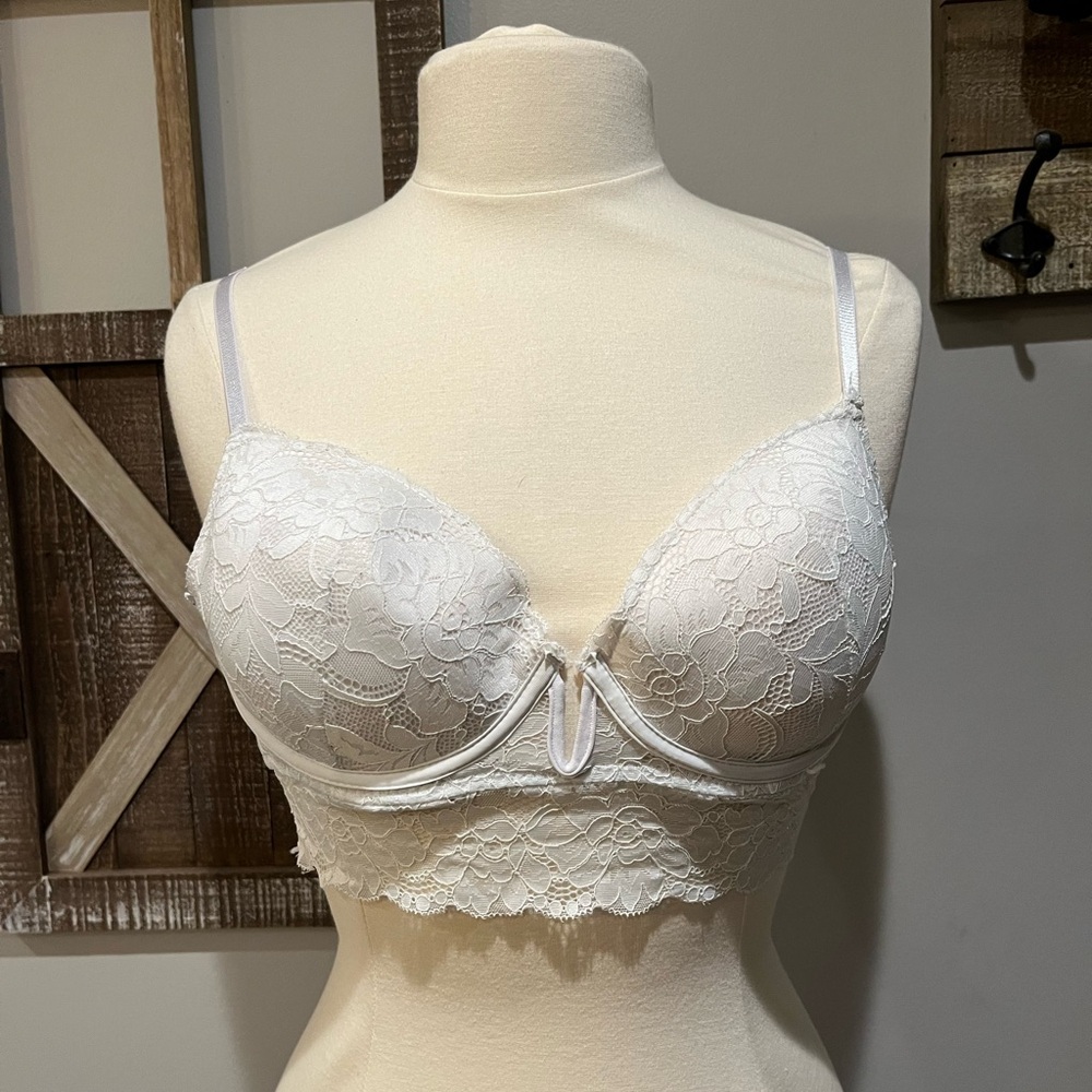 Marilyn Monroe white Lacey bra